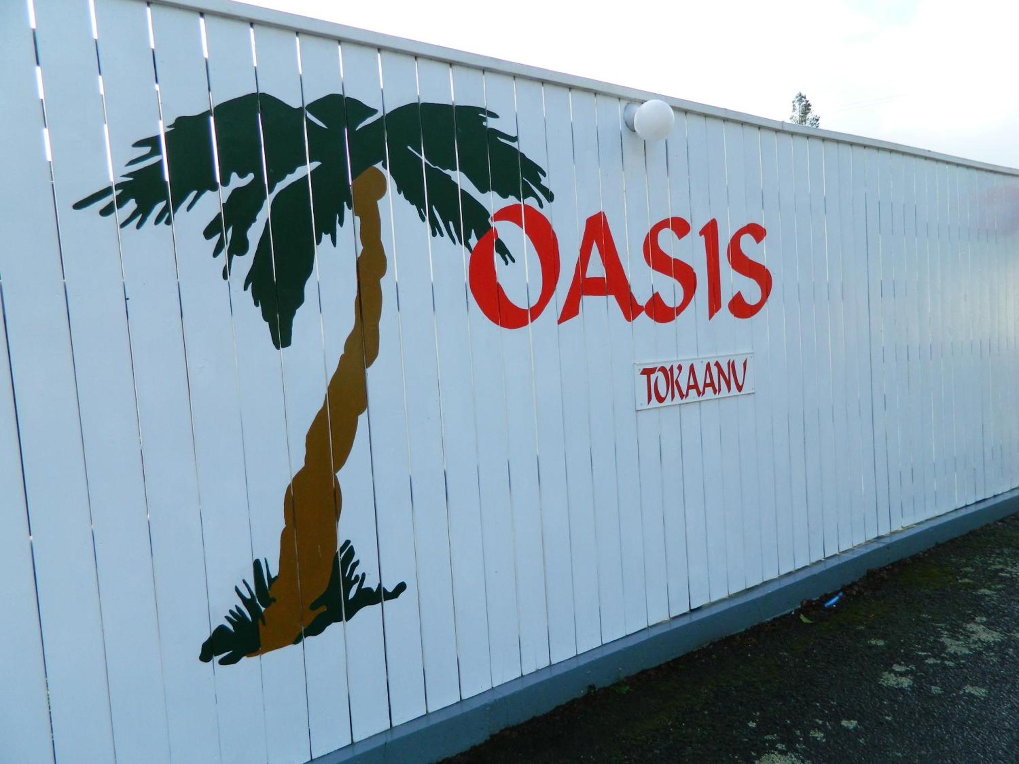 Oasis & 4*