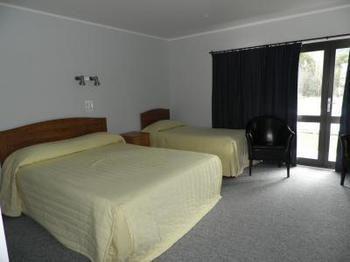 Motel Oasis & 4*