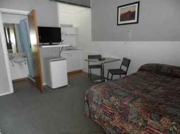 Motel Oasis & 4*