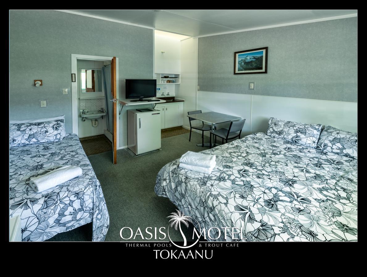Motel Oasis & 4*